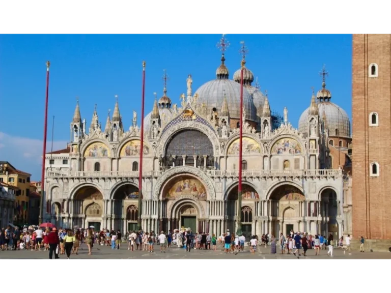 ΠΛΑΤΕΙΑ ΤΟΥ ΑΓΙΟΥ ΜΑΡΚΟΥ